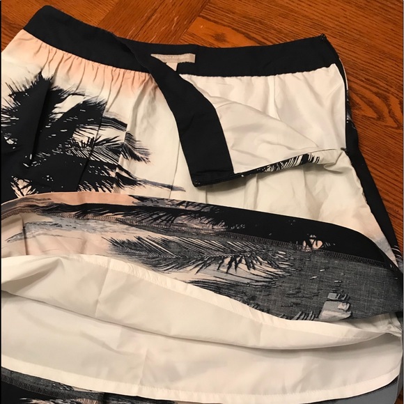 BR beach scene skirt - Picture 5 of 8